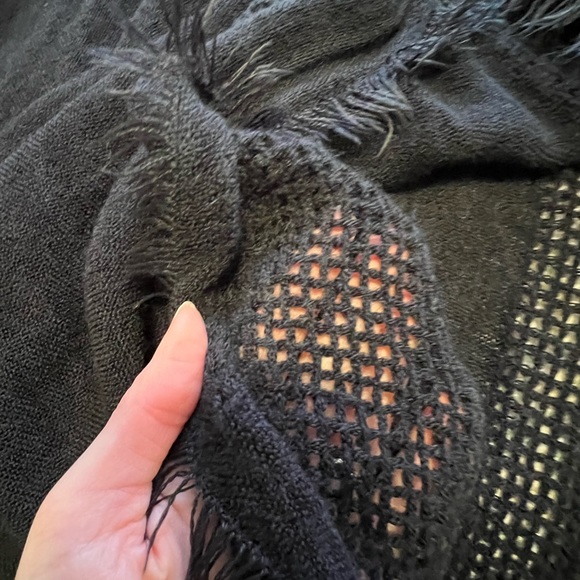 Jackson Rowe super soft large rectangular scarf. - Picture 3 of 3